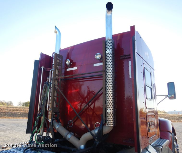 image for item JJ9658 2016 Kenworth T660  semi truck