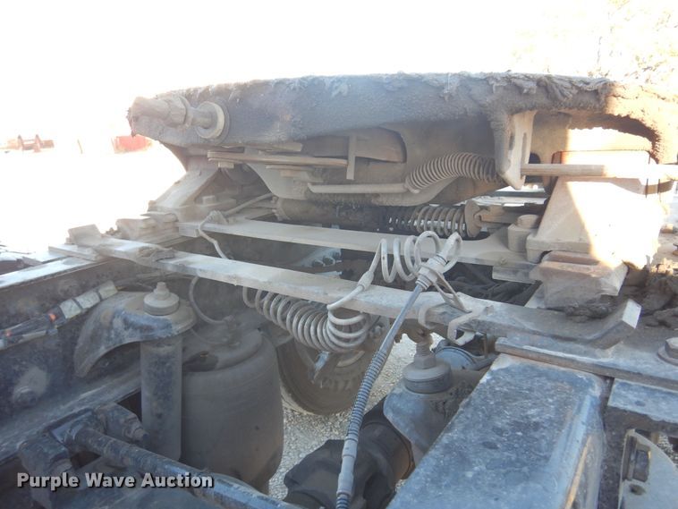 image for item JJ9658 2016 Kenworth T660  semi truck