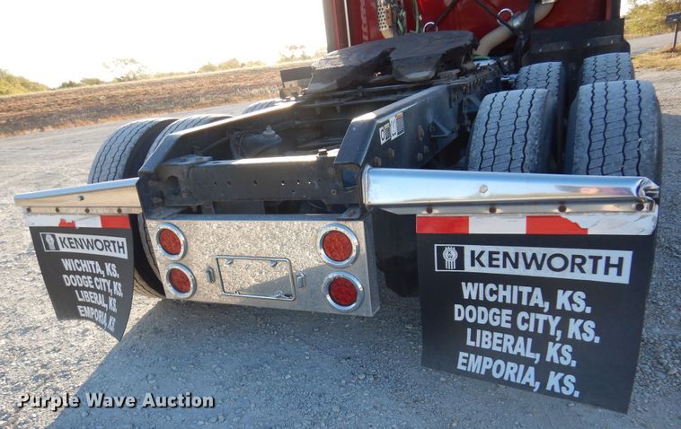 image for item JJ9658 2016 Kenworth T660  semi truck
