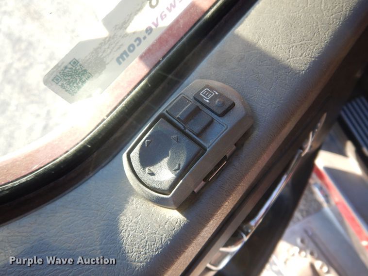 image for item JJ9658 2016 Kenworth T660  semi truck