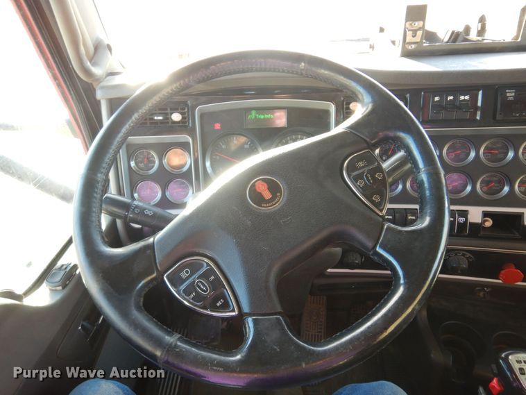 image for item JJ9658 2016 Kenworth T660  semi truck