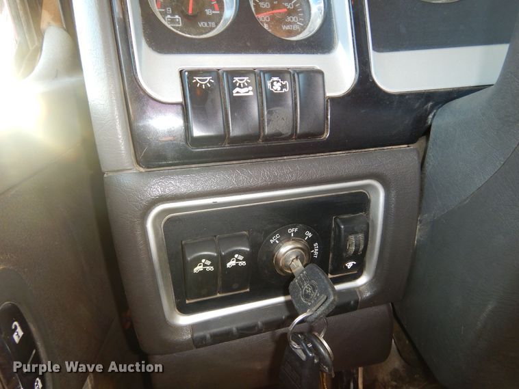 image for item JJ9658 2016 Kenworth T660  semi truck