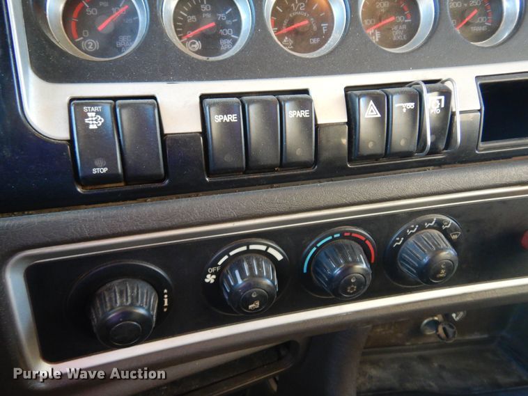 image for item JJ9658 2016 Kenworth T660  semi truck