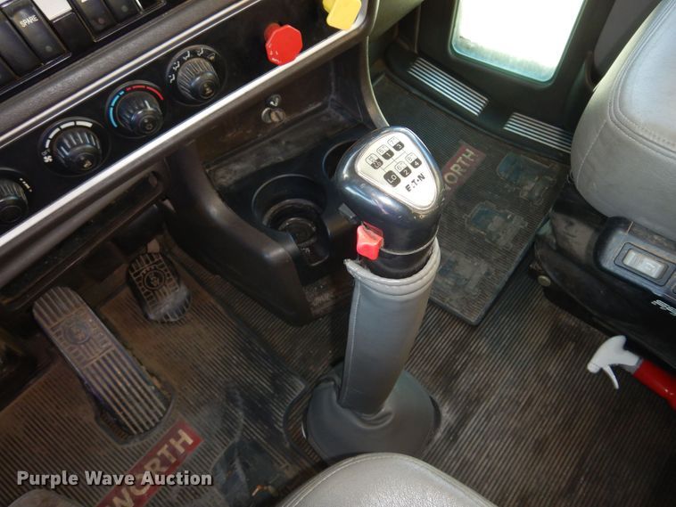 image for item JJ9658 2016 Kenworth T660  semi truck