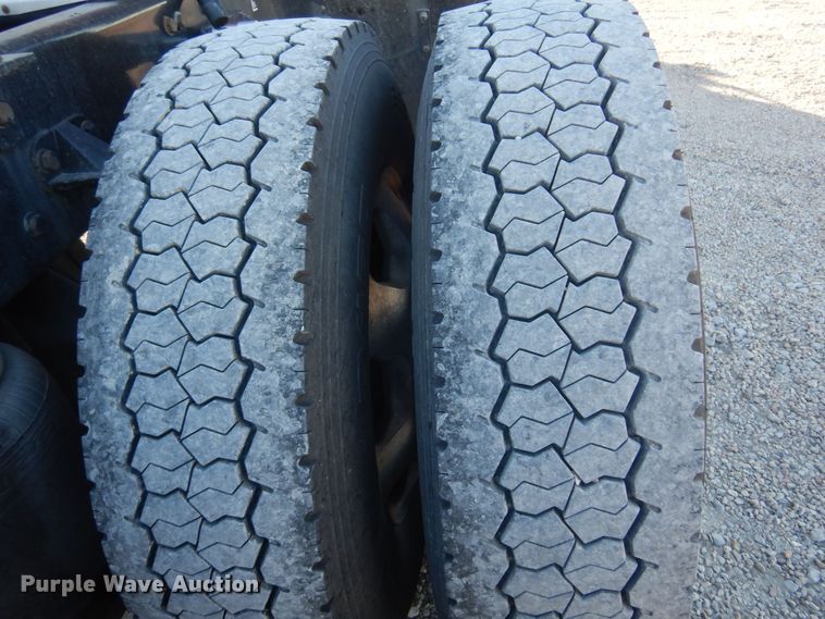 image for item JJ9658 2016 Kenworth T660  semi truck