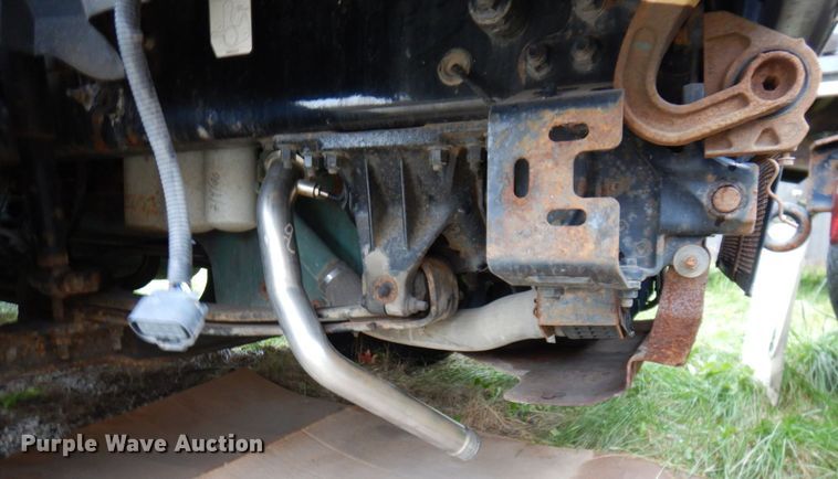 image for item JL9881 2013 Volvo VN  semi truck