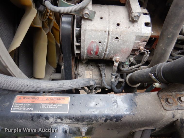 image for item JL9881 2013 Volvo VN  semi truck