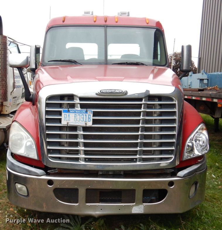 image for item JL9882 2009 Freightliner Cascadia  semi truck