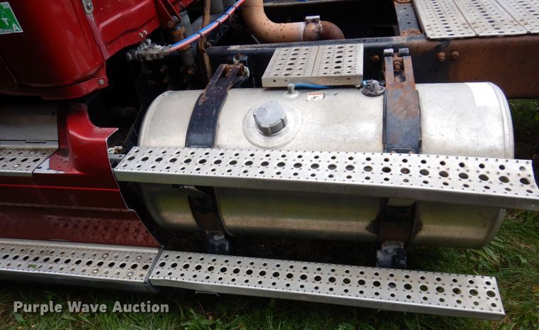 image for item JL9882 2009 Freightliner Cascadia  semi truck