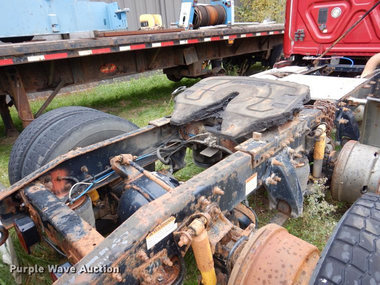 image for item JL9882 2009 Freightliner Cascadia  semi truck