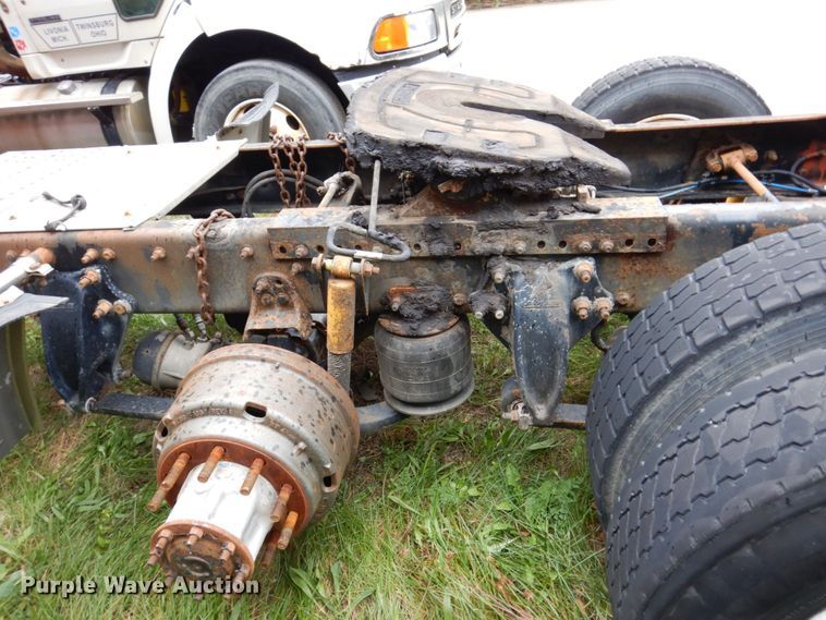 image for item JL9882 2009 Freightliner Cascadia  semi truck