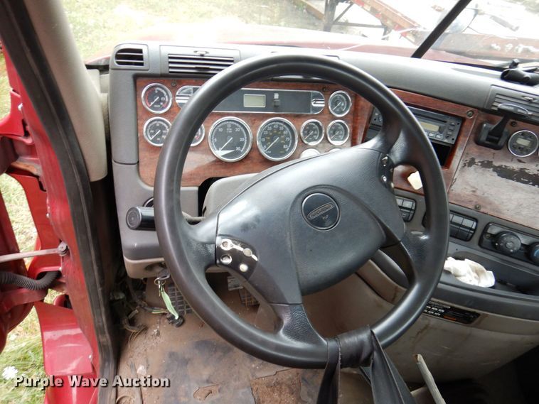 image for item JL9882 2009 Freightliner Cascadia  semi truck