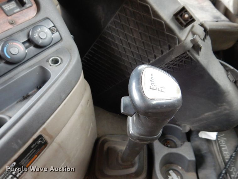 image for item JL9882 2009 Freightliner Cascadia  semi truck