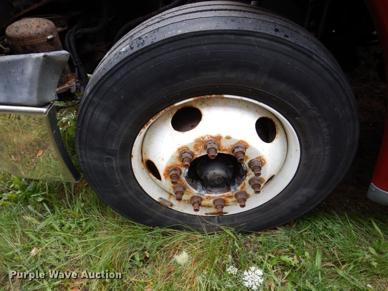 image for item JL9882 2009 Freightliner Cascadia  semi truck