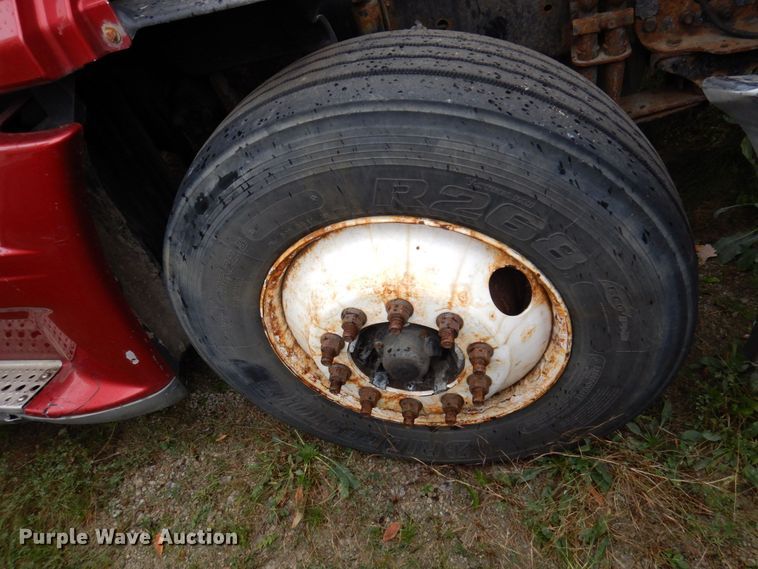 image for item JL9882 2009 Freightliner Cascadia  semi truck