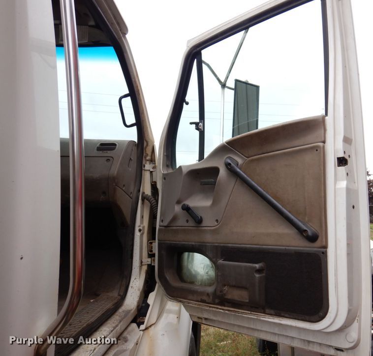 image for item JL9883 2007 Sterling A-Line  semi truck