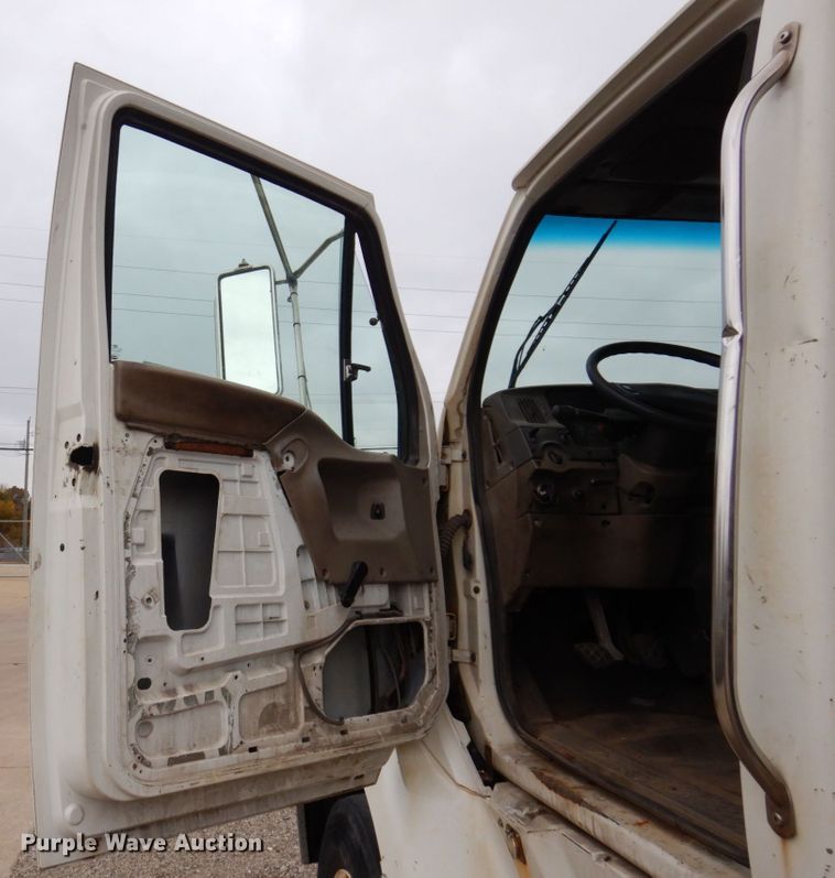 image for item JL9883 2007 Sterling A-Line  semi truck