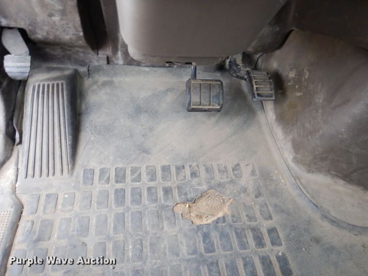 image for item JL9884 2015 Volvo VN  semi truck