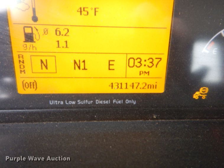 image for item JL9884 2015 Volvo VN  semi truck