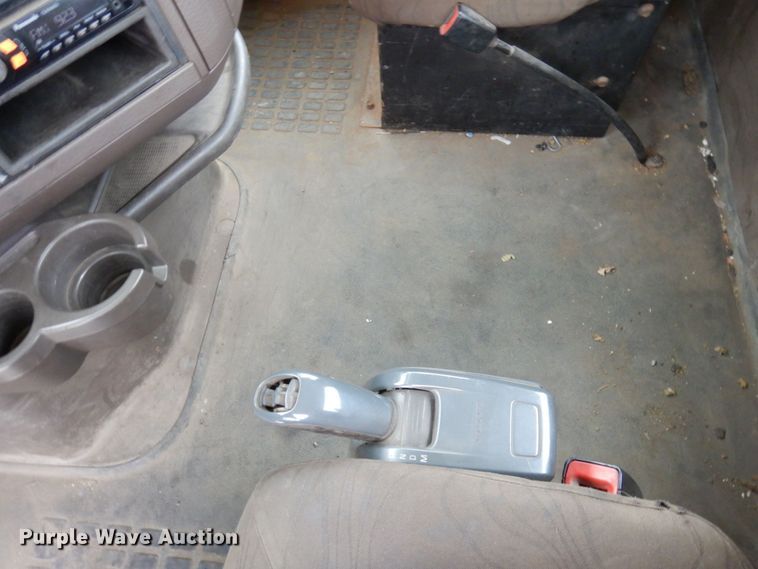 image for item JL9884 2015 Volvo VN  semi truck