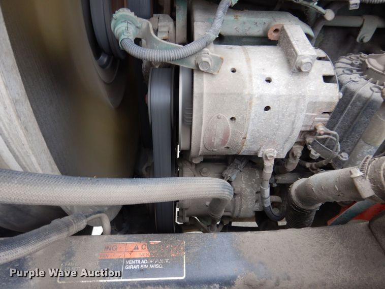 image for item JL9884 2015 Volvo VN  semi truck