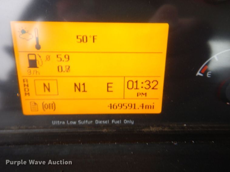 image for item JL9885 2015 Volvo VN  semi truck