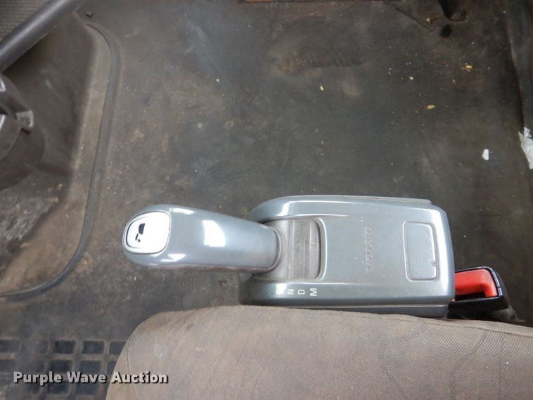 image for item JL9885 2015 Volvo VN  semi truck