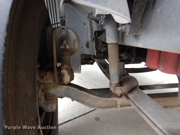 image for item JL9885 2015 Volvo VN  semi truck