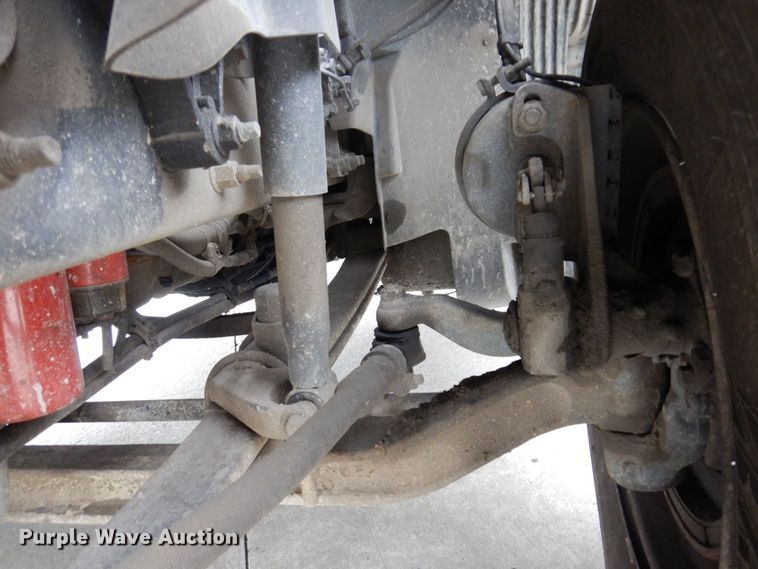 image for item JL9885 2015 Volvo VN  semi truck