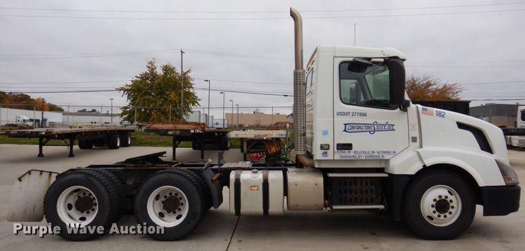 image for item JL9886 2017 Volvo VN  semi truck