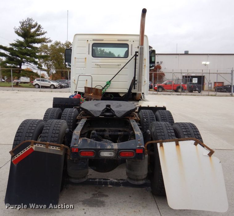 image for item JL9886 2017 Volvo VN  semi truck