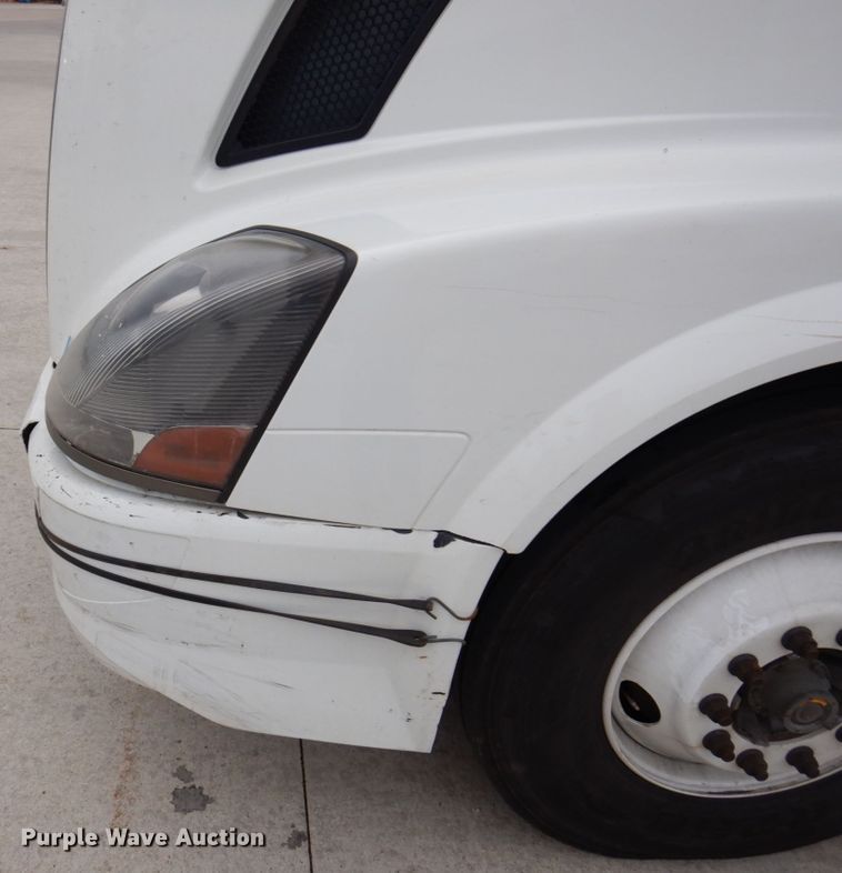 image for item JL9886 2017 Volvo VN  semi truck