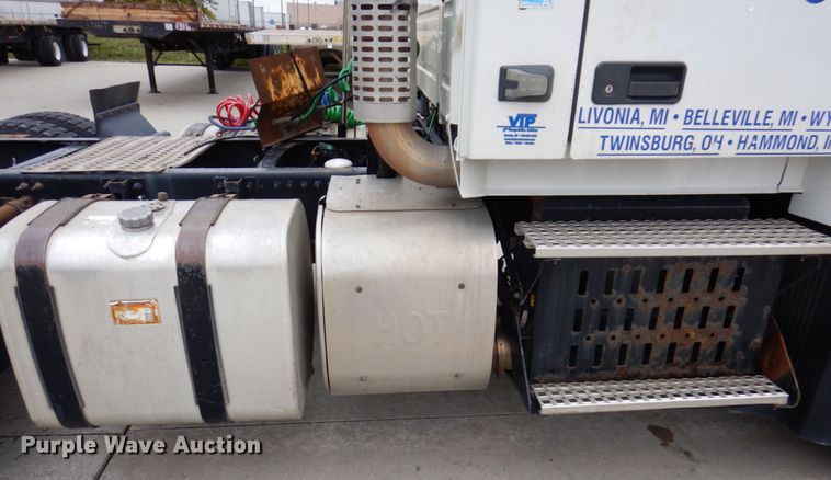 image for item JL9886 2017 Volvo VN  semi truck