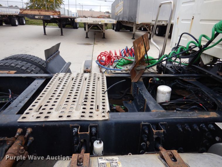 image for item JL9886 2017 Volvo VN  semi truck