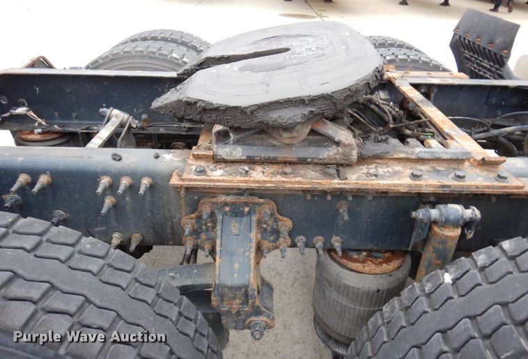 image for item JL9886 2017 Volvo VN  semi truck