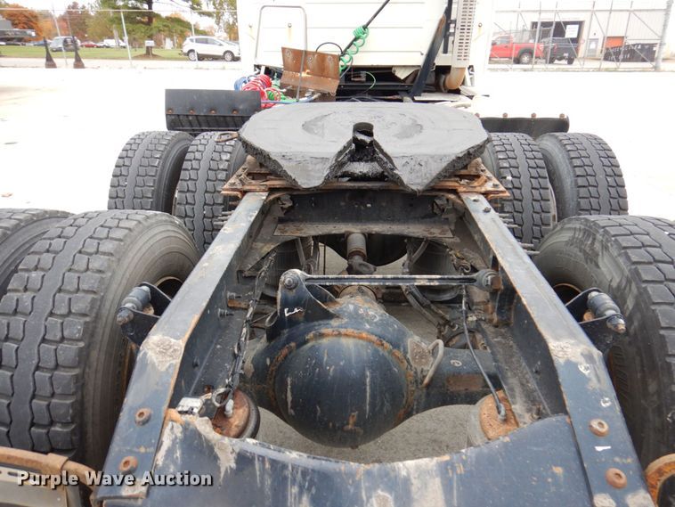 image for item JL9886 2017 Volvo VN  semi truck