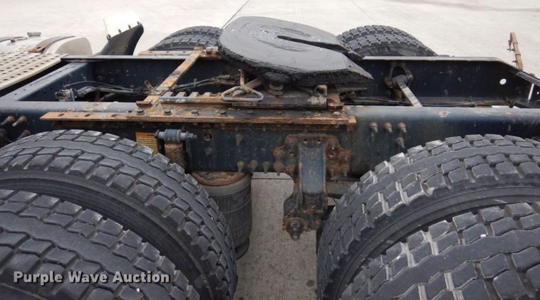 image for item JL9886 2017 Volvo VN  semi truck