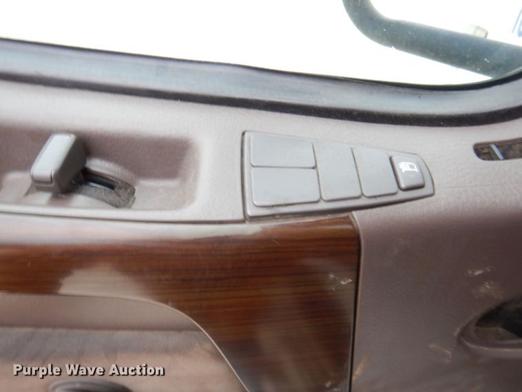 image for item JL9886 2017 Volvo VN  semi truck