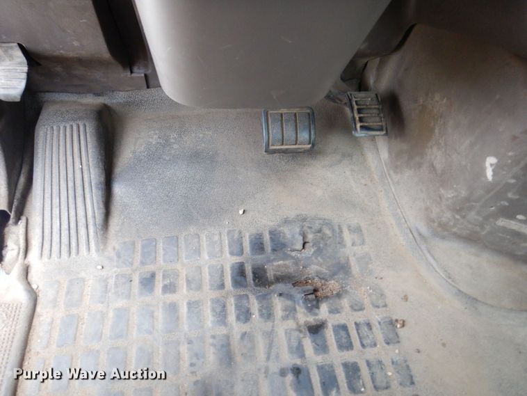 image for item JL9886 2017 Volvo VN  semi truck