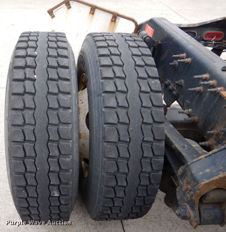 image for item JL9886 2017 Volvo VN  semi truck