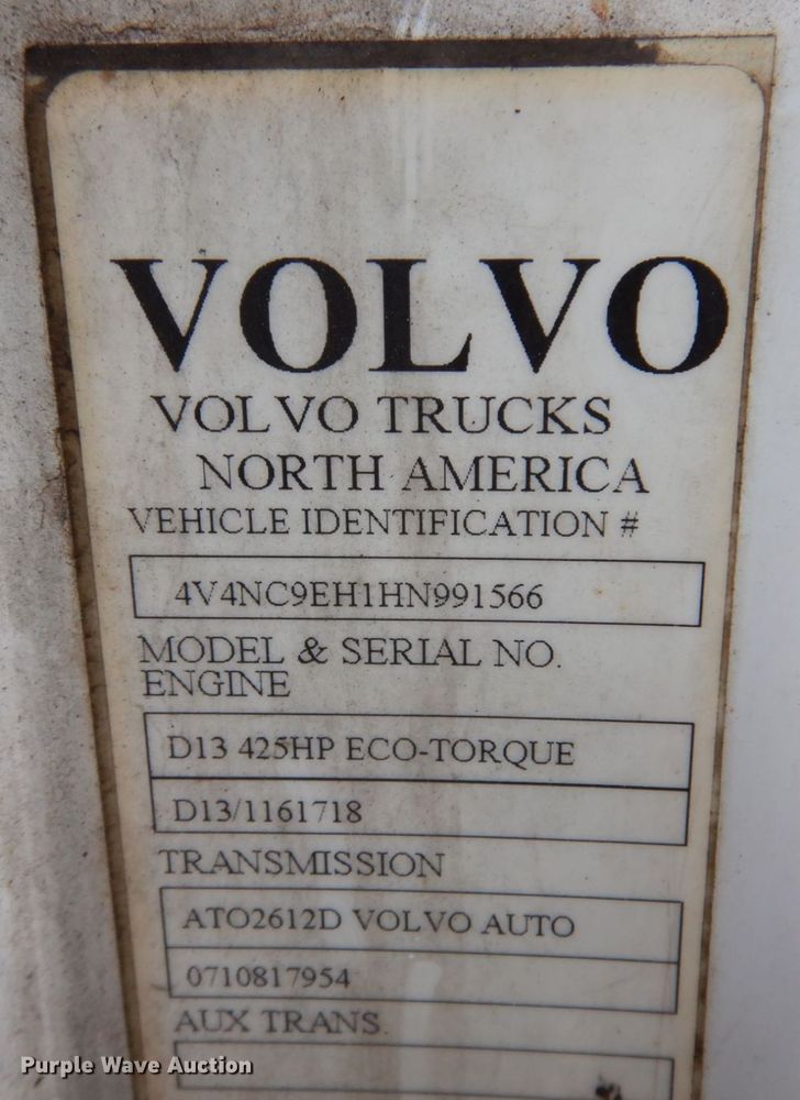 image for item JL9886 2017 Volvo VN  semi truck