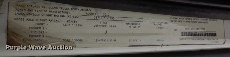 image for item JL9887 2013 Volvo VN  semi truck