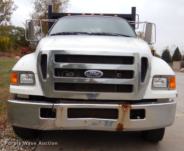 image for item JL9888 2005 Ford F650 Super Duty  flatbed truck