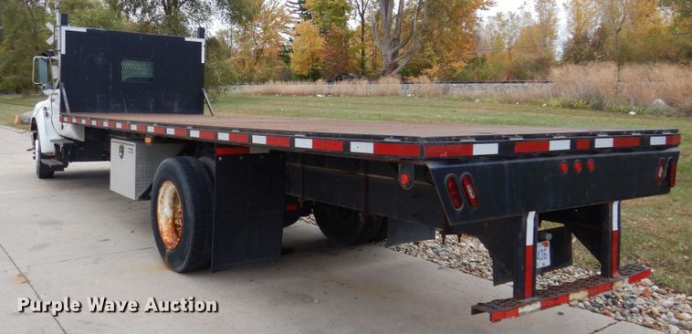 image for item JL9888 2005 Ford F650 Super Duty  flatbed truck