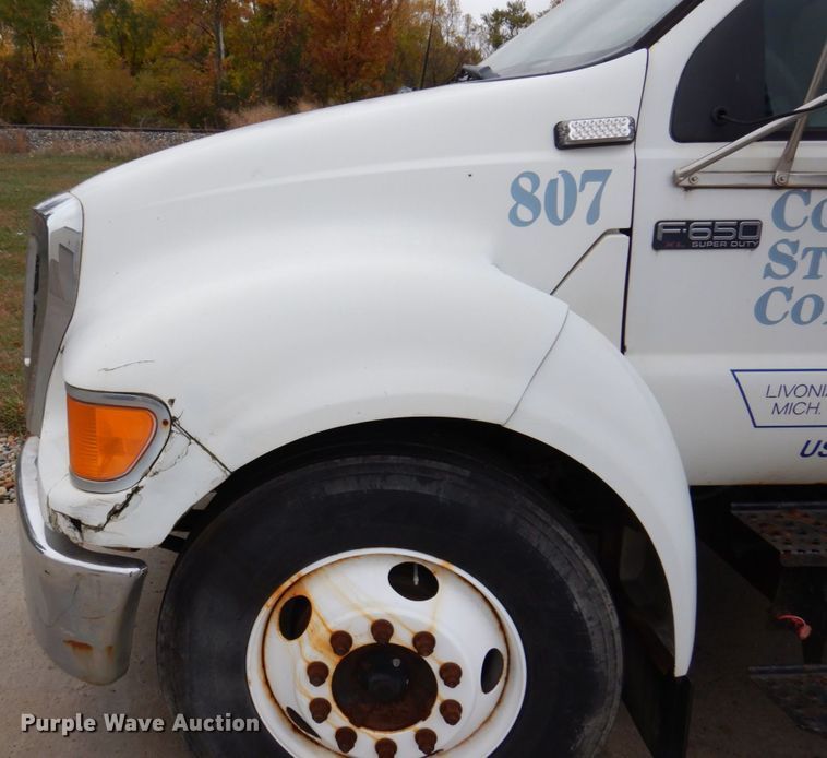 image for item JL9888 2005 Ford F650 Super Duty  flatbed truck