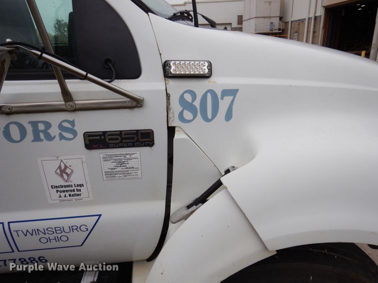 image for item JL9888 2005 Ford F650 Super Duty  flatbed truck
