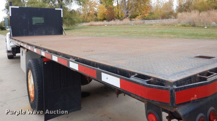 image for item JL9888 2005 Ford F650 Super Duty  flatbed truck