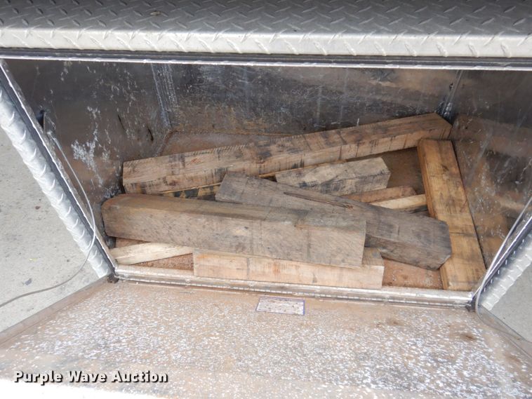 image for item JL9888 2005 Ford F650 Super Duty  flatbed truck