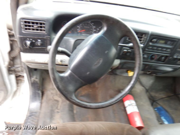 image for item JL9888 2005 Ford F650 Super Duty  flatbed truck