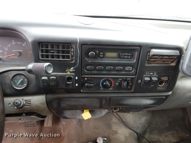 image for item JL9888 2005 Ford F650 Super Duty  flatbed truck